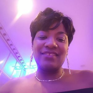 Meet your Posher, Rachelle anne